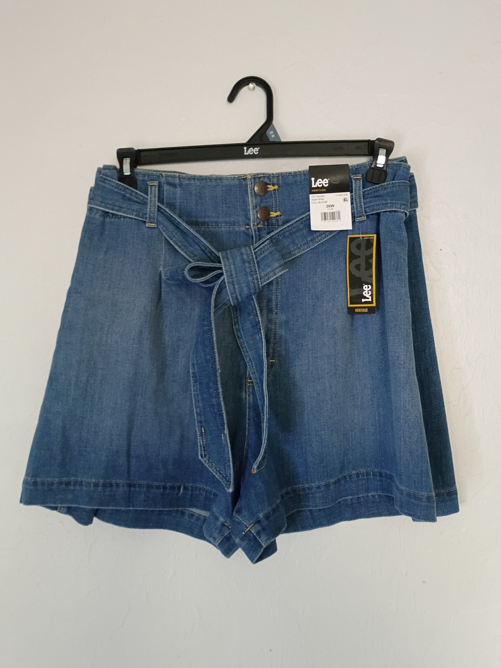 Lee Women's Medium Blue Denim Tie-Belt Shorts